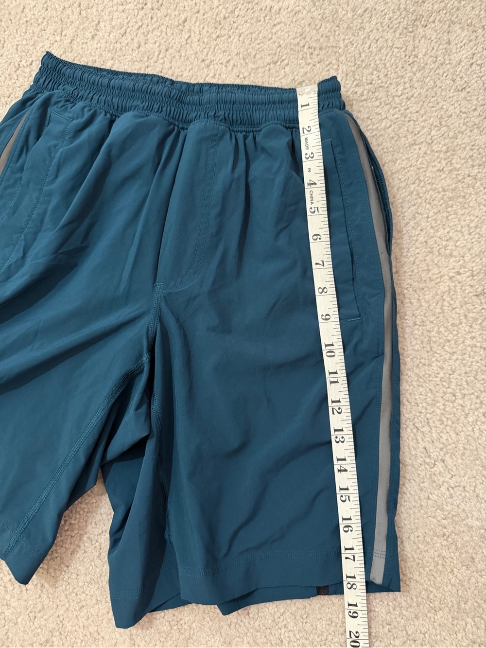 Lululemon Mens Shorts Size Small - Picture 4 of 6